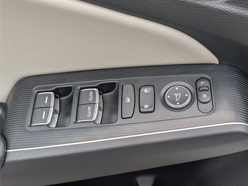 Used 2023 Honda Civic Touring image 19