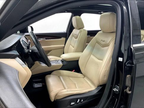 Used 2017 Cadillac XT5 Luxury w/ Driver Awareness Package FWD image 13