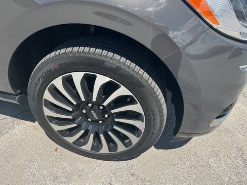 Used 2024 Lincoln Navigator L Black Label AWD/4WD image 10