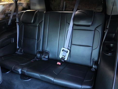 Used 2016 Chevrolet Suburban LTZ RWD image 13