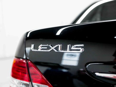 Used 2004 Lexus LS 430 RWD image 26