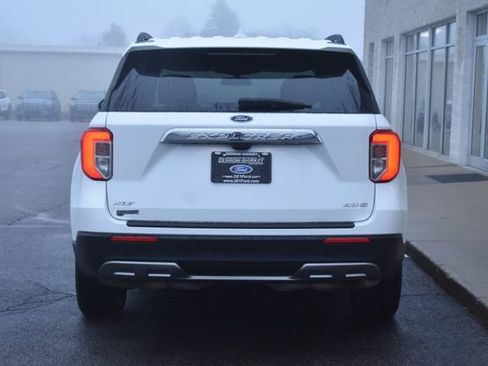 Used 2022 Ford Explorer XLT w/ Equipment Group 202A image 5
