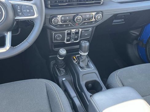 Used 2025 Jeep Wrangler Unlimited Sahara AWD/4WD image 14