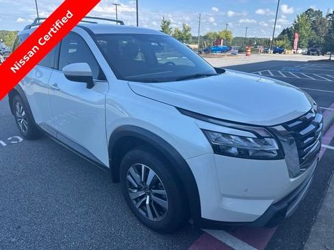 Used 2024 Nissan Pathfinder SL FWD image 3