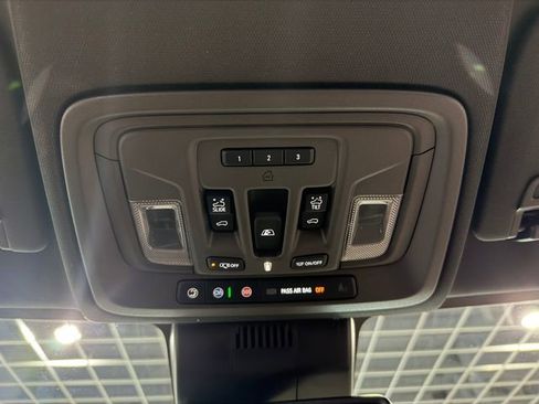 Used 2023 GMC Sierra 1500 Denali AWD/4WD image 24