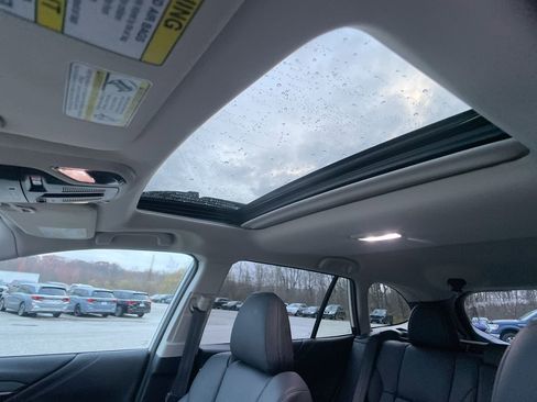 Used 2025 Subaru Outback Limited image 23