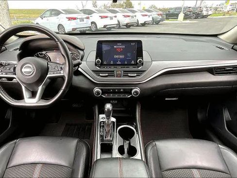 Certified 2025 Nissan Altima 2.5 SR FWD image 16