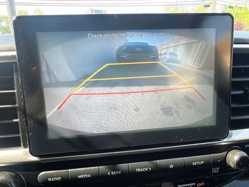 Used 2020 Hyundai Venue SE FWD image 26