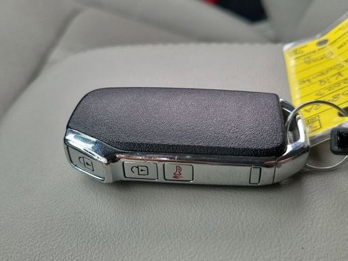 Used 2023 Kia Sorento S w/ Panoramic Sunroof Package image 31