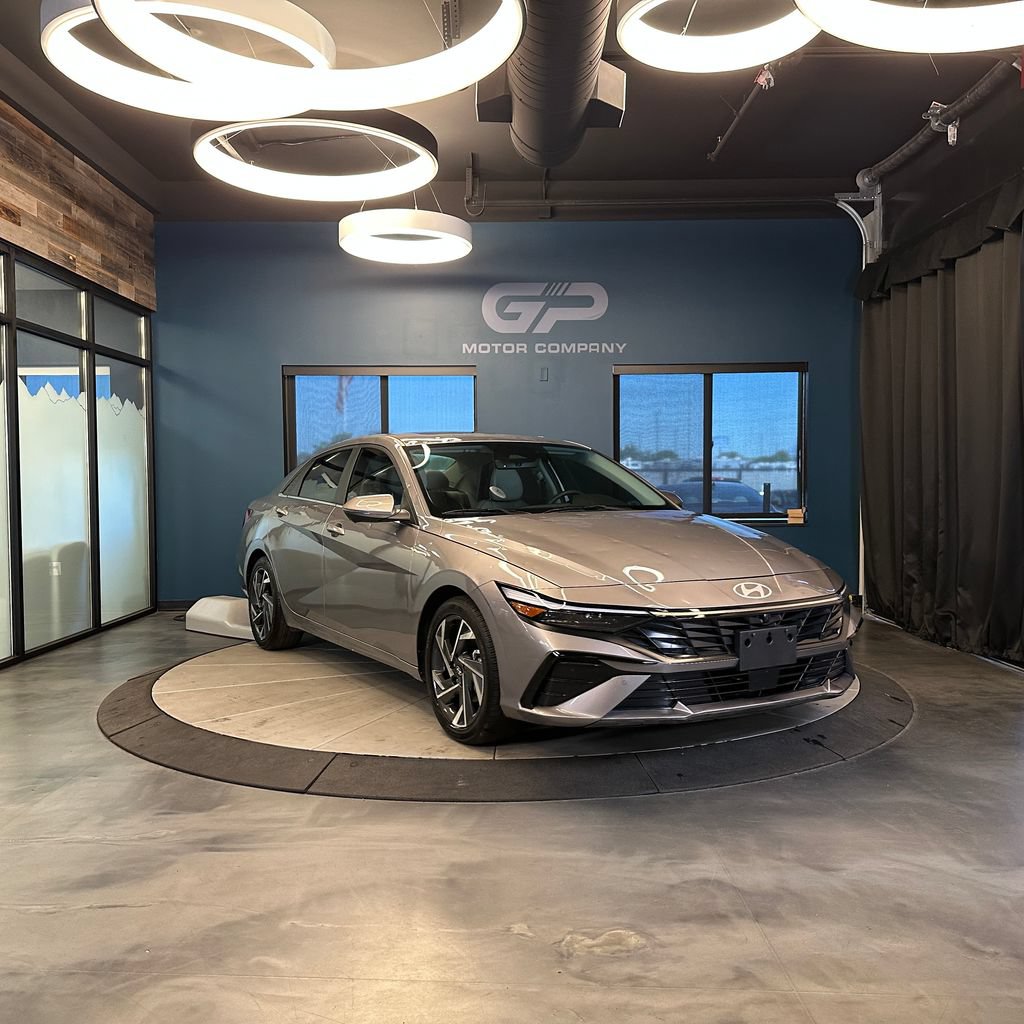 Used 2024 Hyundai Elantra Limited FWD image 1