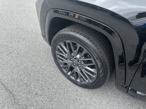 Used 2023 Jeep Compass Limited image 11