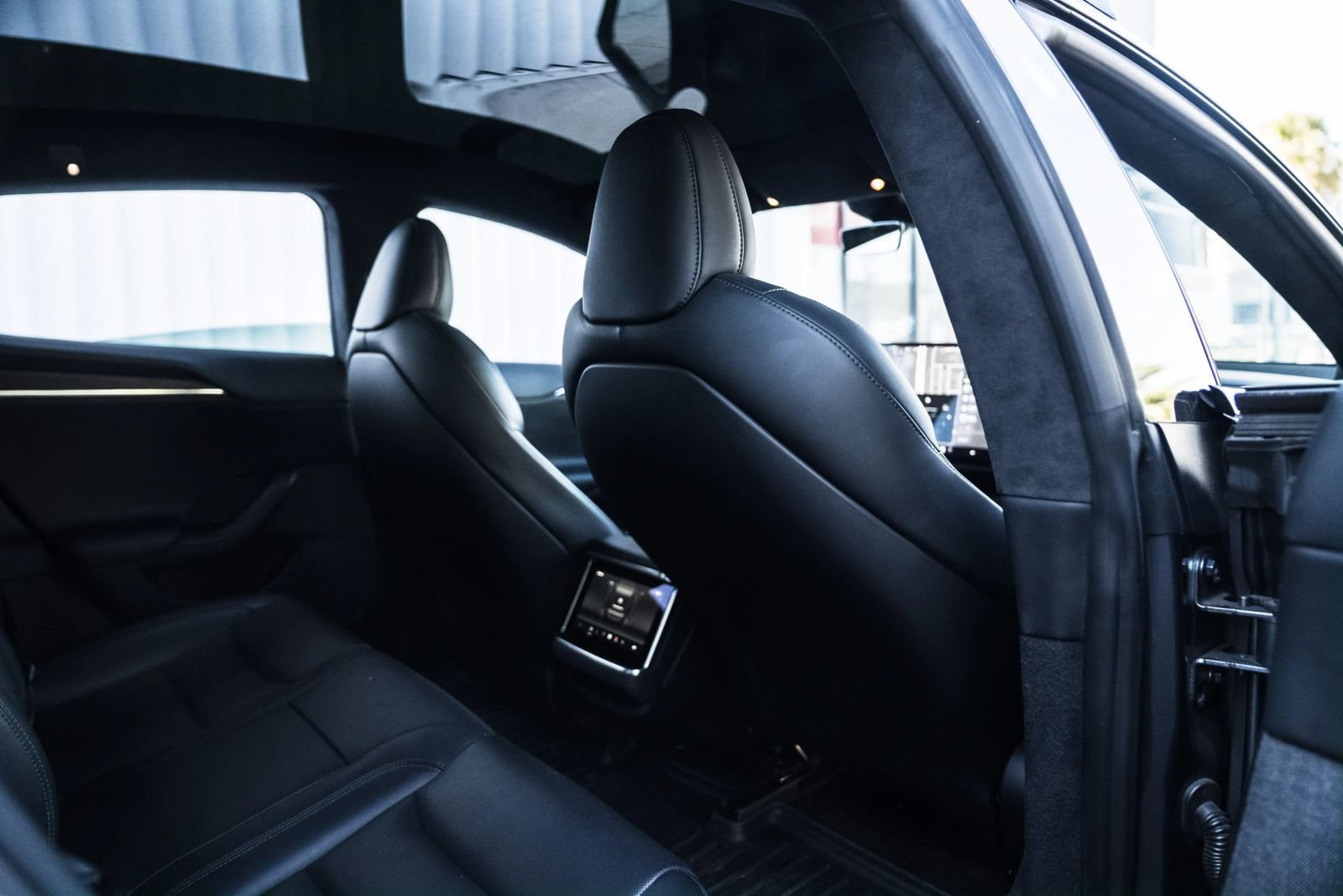 Used 2022 Tesla Model S Standard Range AWD/4WD image 23