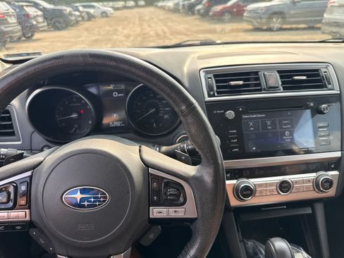 Used 2017 Subaru Outback 3.6R Touring AWD/4WD image 19