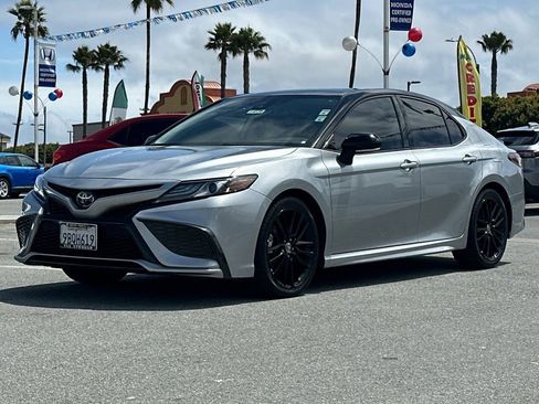 Used 2022 Toyota Camry XSE FWD image 7