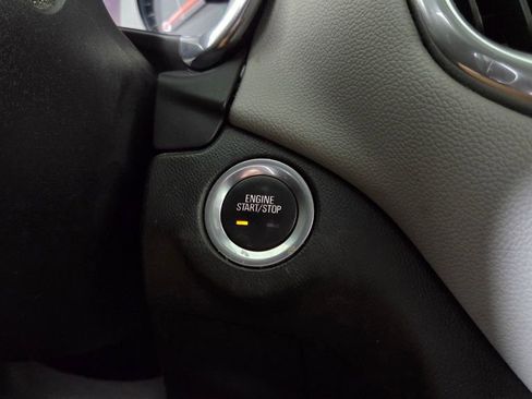 Used 2020 Chevrolet Equinox LS AWD/4WD image 21