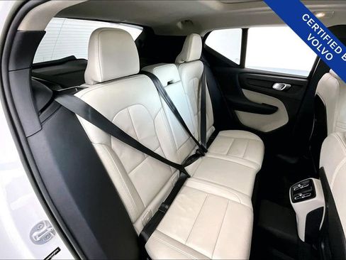 Used 2023 Volvo XC40 B4 Plus w/ Protection Package Premier image 35