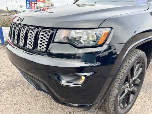 Used 2021 Jeep Grand Cherokee Laredo X image 7