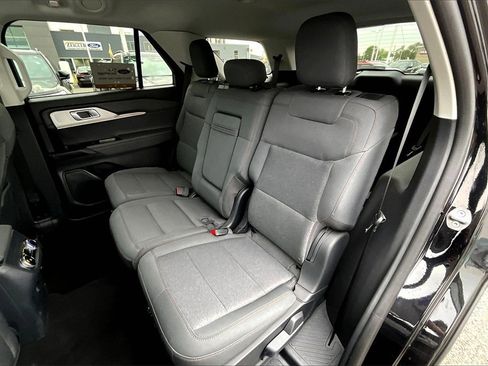 Certified 2025 Ford Explorer Active image 24