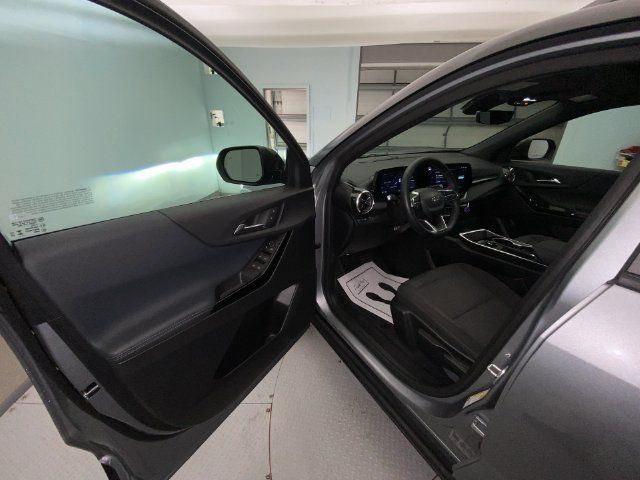 Used 2026 Chevrolet Equinox LT w/ Midnight Edition FWD image 11