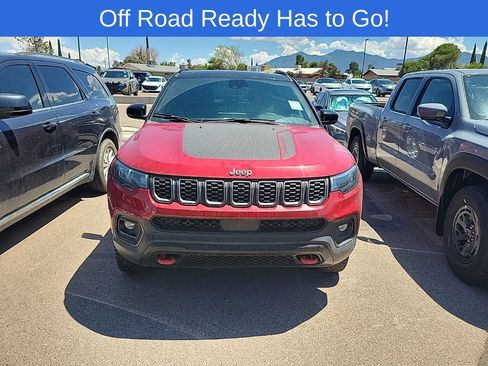 Used 2025 Jeep Compass Trailhawk AWD/4WD image 1