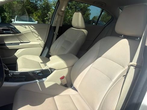 Used 2017 Honda Accord Touring image 20
