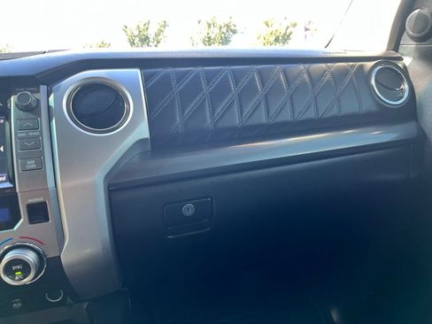 Used 2017 Toyota Tundra Platinum AWD/4WD image 18