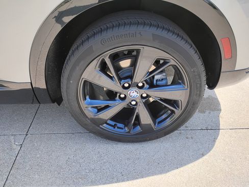 Used 2023 Buick Envision Essence w/ Sport Touring Package AWD/4WD image 33