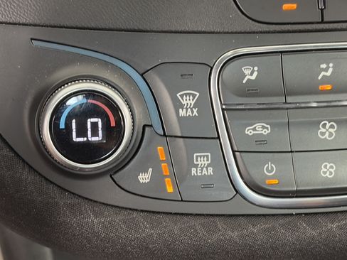 Used 2022 Chevrolet Malibu LT FWD image 23