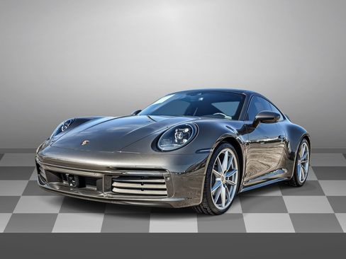 Used 2024 Porsche 911 Carrera image 3