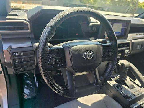 Used 2025 Toyota Tacoma SR5 AWD/4WD image 23