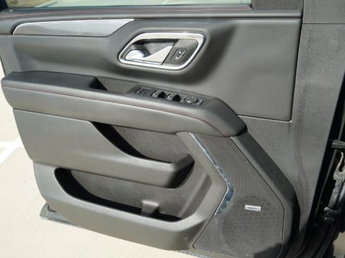 Used 2023 Chevrolet Suburban RST w/ Luxury Package image 22