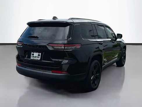 Used 2025 Jeep Grand Cherokee L Limited w/ Luxury Tech Group II AWD/4WD image 6
