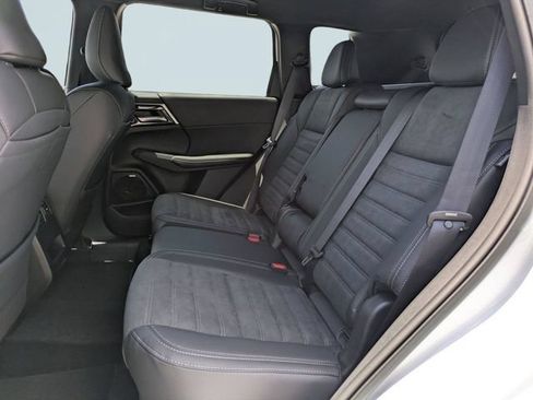 New 2026 Mitsubishi Outlander LE FWD image 14