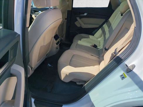 Used 2018 Audi Q5 2.0T Premium AWD/4WD image 21