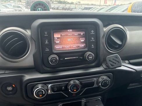Used 2020 Jeep Gladiator Sport AWD/4WD image 10