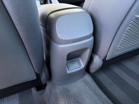 Used 2025 Hyundai Elantra SEL FWD image 19