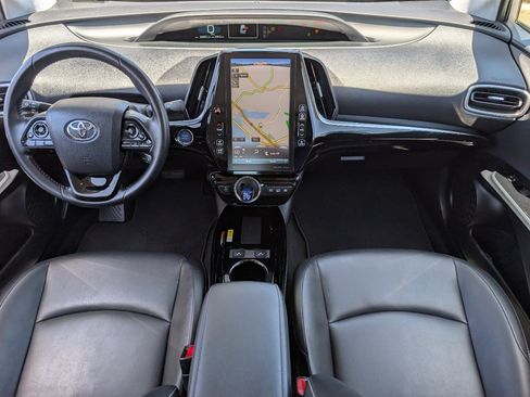 Used 2021 Toyota Prius Prime XLE FWD image 4