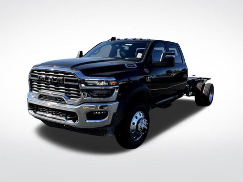 New 2026 RAM 5500 Tradesman w/ Chrome Appearance Group image 3