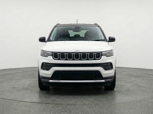Used 2025 Jeep Compass Limited image 2