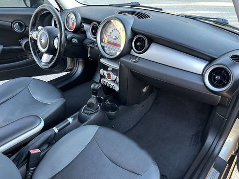 Used 2009 MINI Cooper Clubman Hardtop image 11