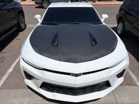 Used 2017 Chevrolet Camaro SS RWD image 4