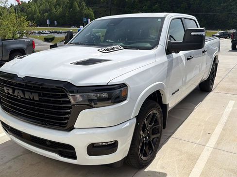 Used 2025 RAM 1500 Laramie w/ Night Edition AWD/4WD image 7