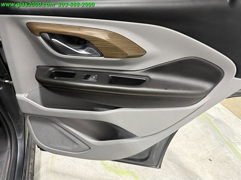 Used 2019 GMC Terrain SLE w/ Driver Convenience Package image 26