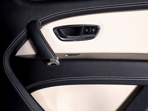 Used 2019 Bentley Bentayga image 63