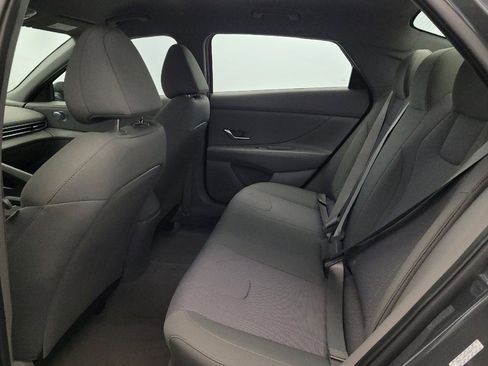 Used 2023 Hyundai Elantra SE FWD image 18