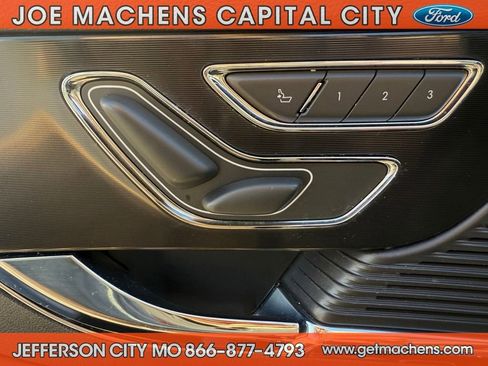 Used 2022 Lincoln Corsair AWD w/ Premium Package image 24