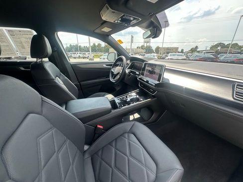 Used 2024 Volkswagen Atlas Cross Sport SE image 21