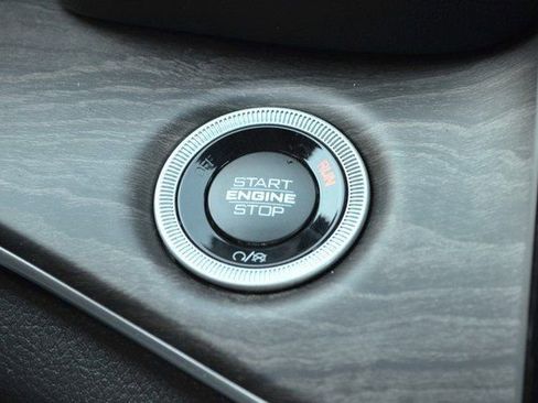 New 2025 Jeep Grand Cherokee Limited image 23