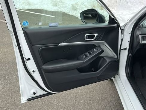 Certified 2024 Acura Integra Base image 8