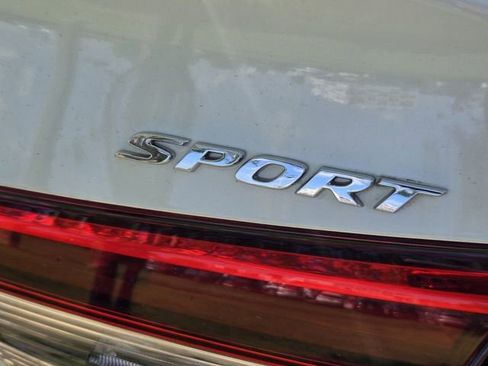 Used 2024 Honda Civic Sport image 10